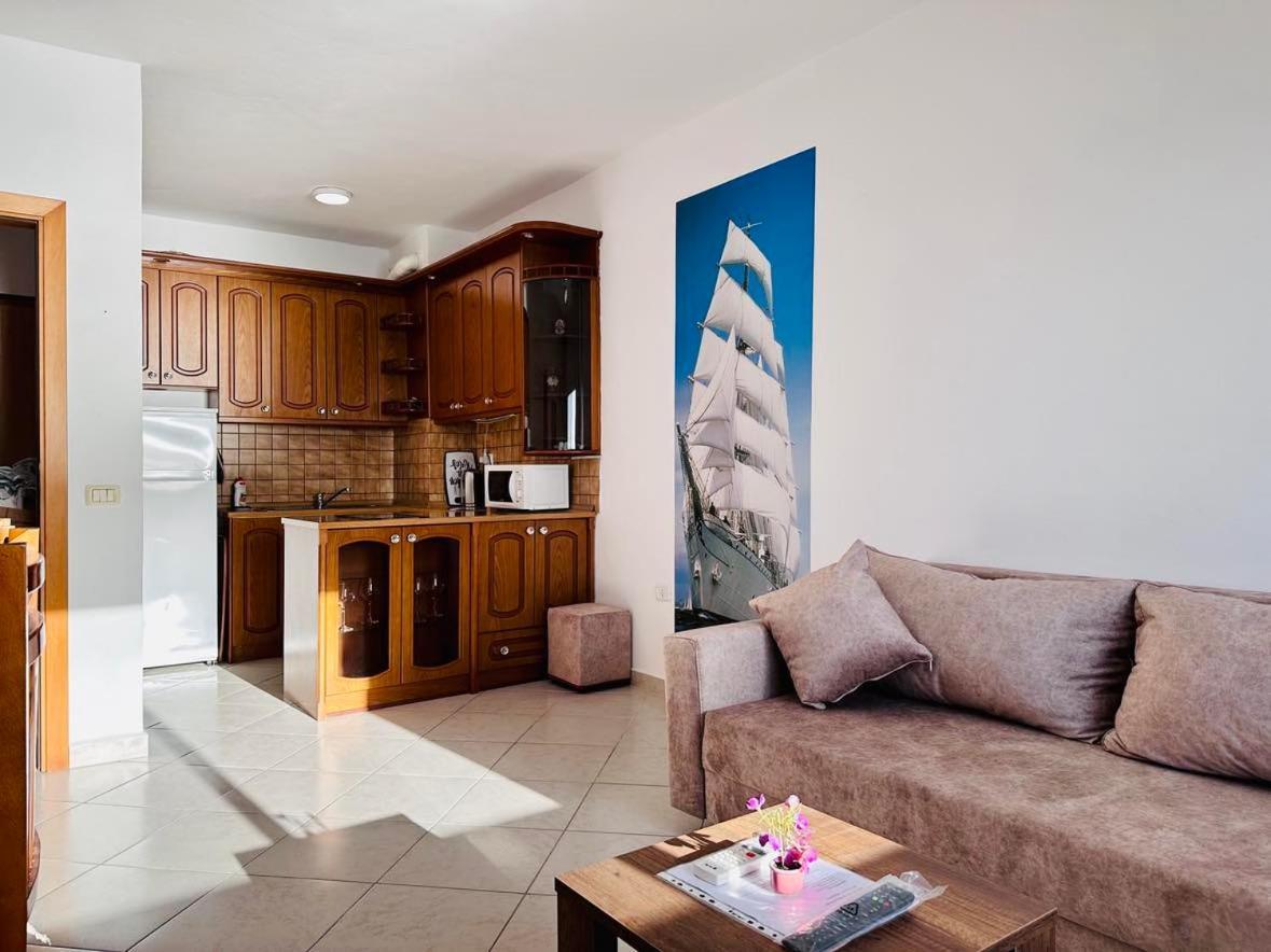 Renata Seaview 310